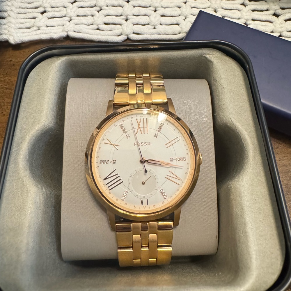 Fossil Gold and White Luxury Watch